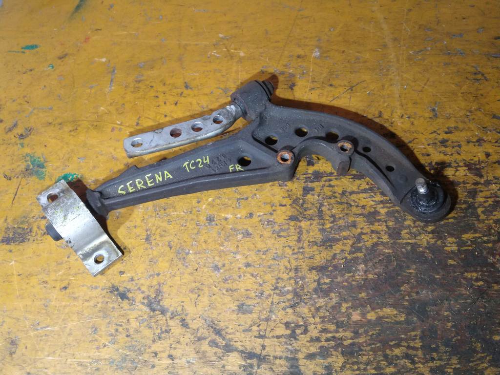 рычаг Nissan Serena 0