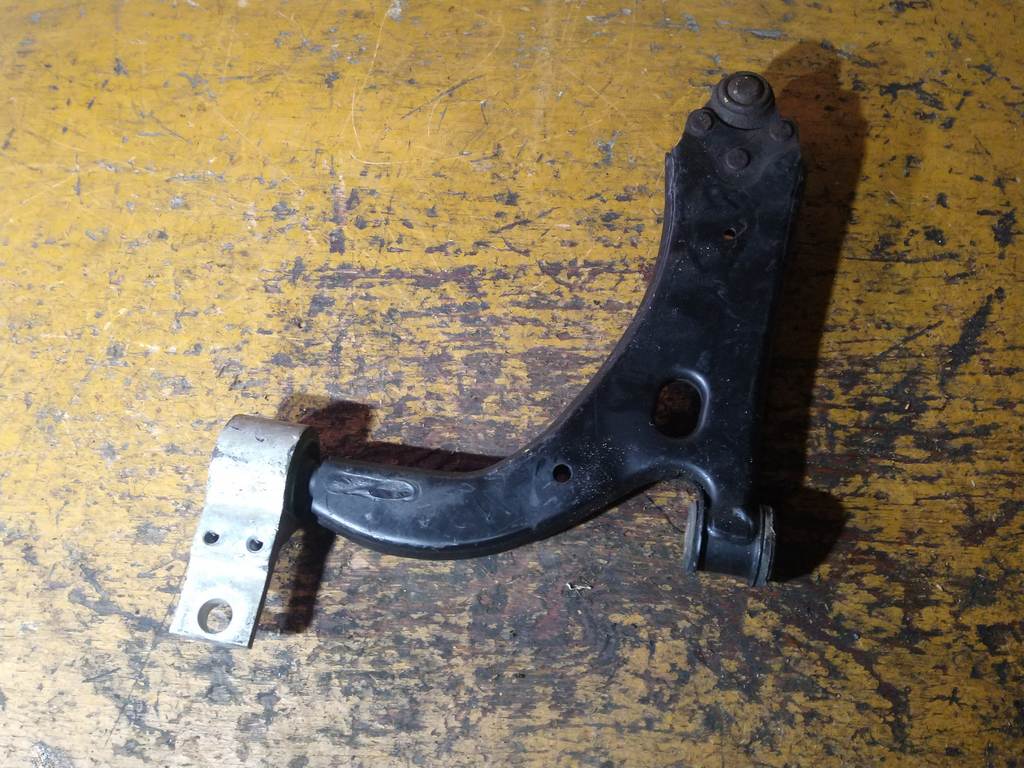 рычаг Mazda Demio 3