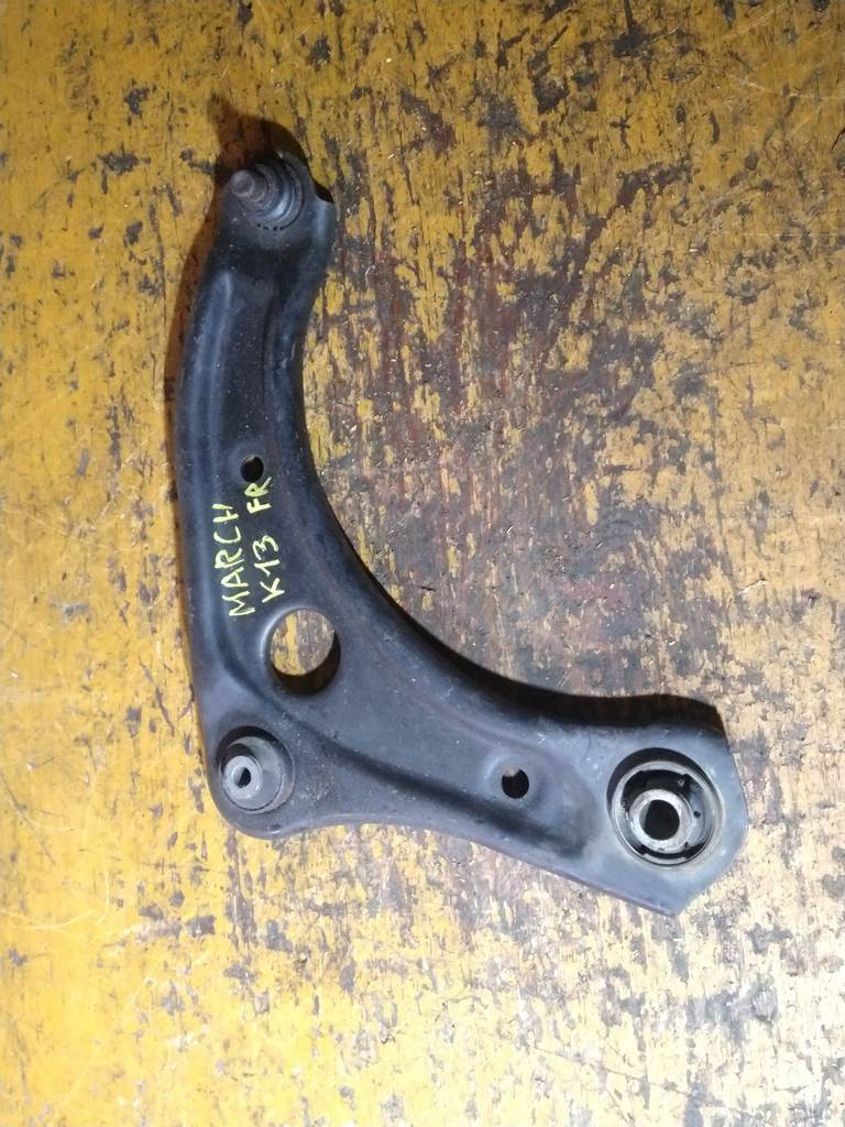 рычаг Nissan March 0