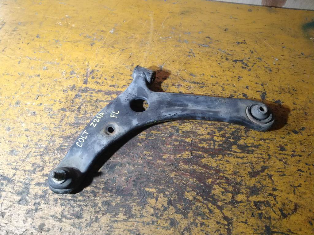рычаг Mitsubishi Colt 0