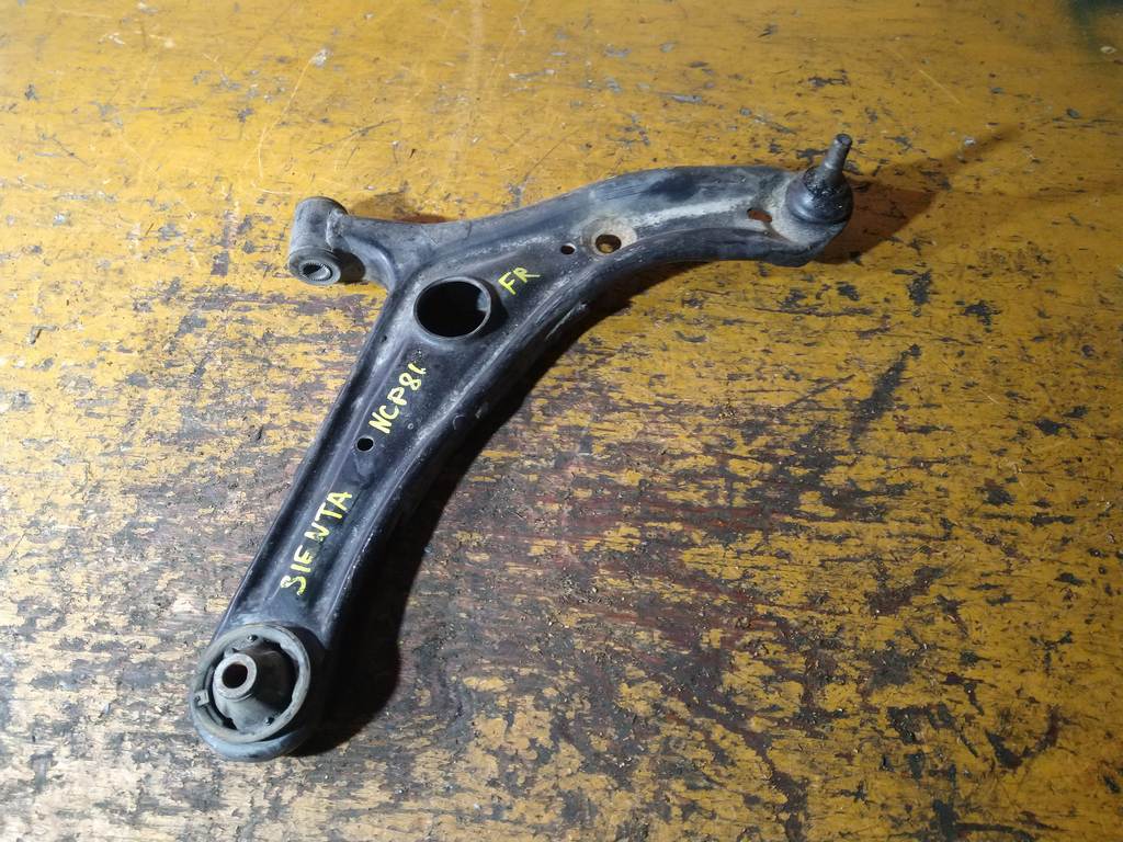 рычаг Toyota Sienta 0