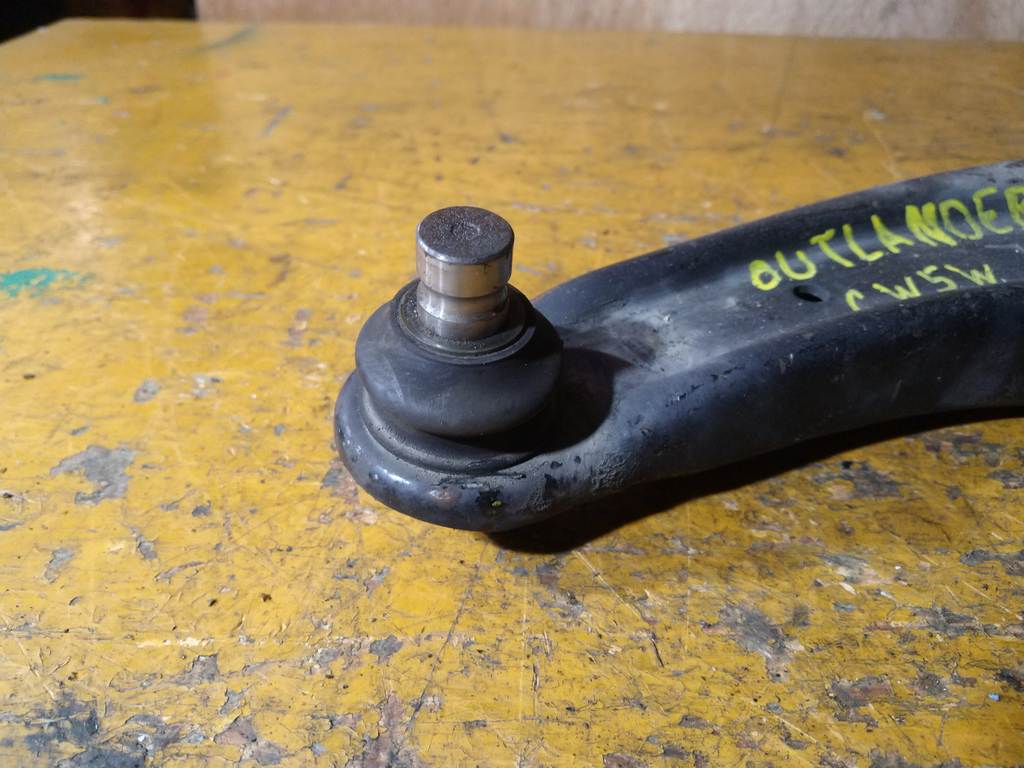 OUTLANDER CW5W РЫЧАГ ПЕРЕДНИЙ ЛЕВЫЙ Mitsubishi Outlander 1