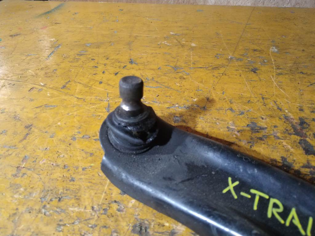 X-TRAIL NT31 РЫЧАГ ПЕРЕДНИЙ ЛЕВЫЙ, сайлентблок Nissan X-Trail 1