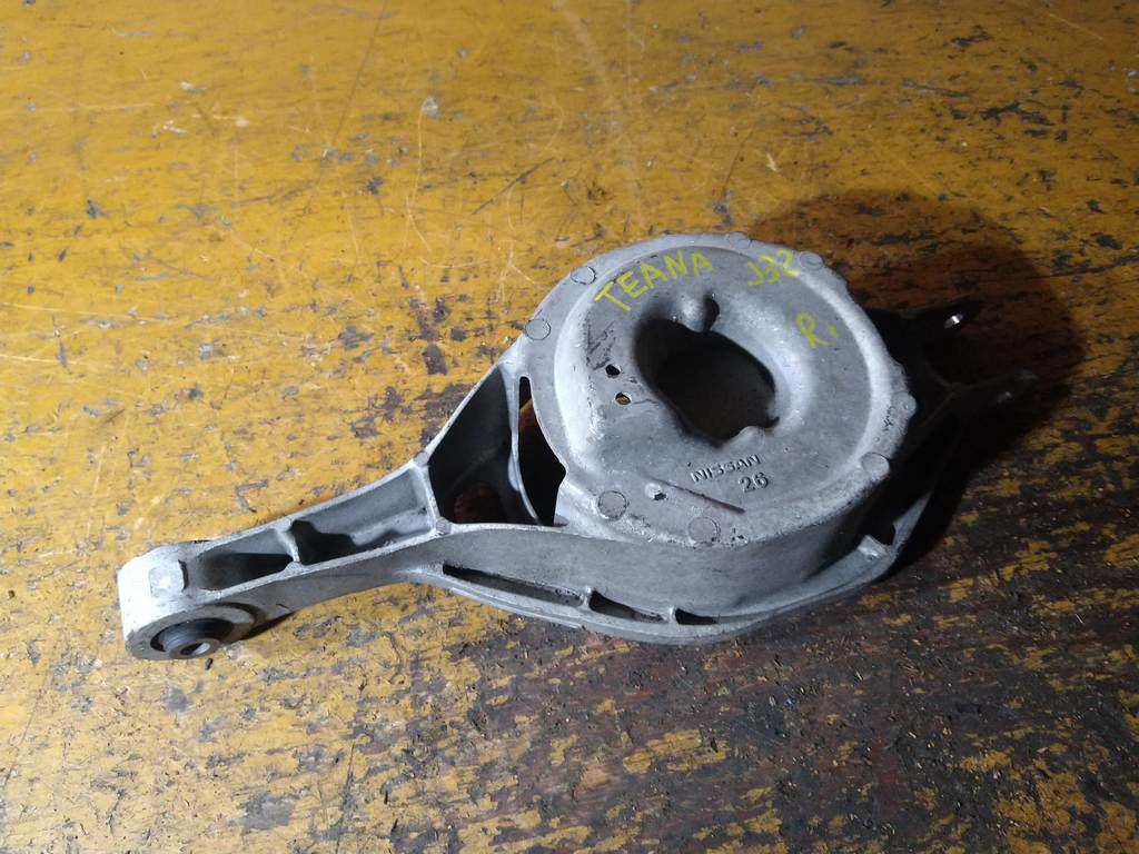 рычаг Nissan Teana 0