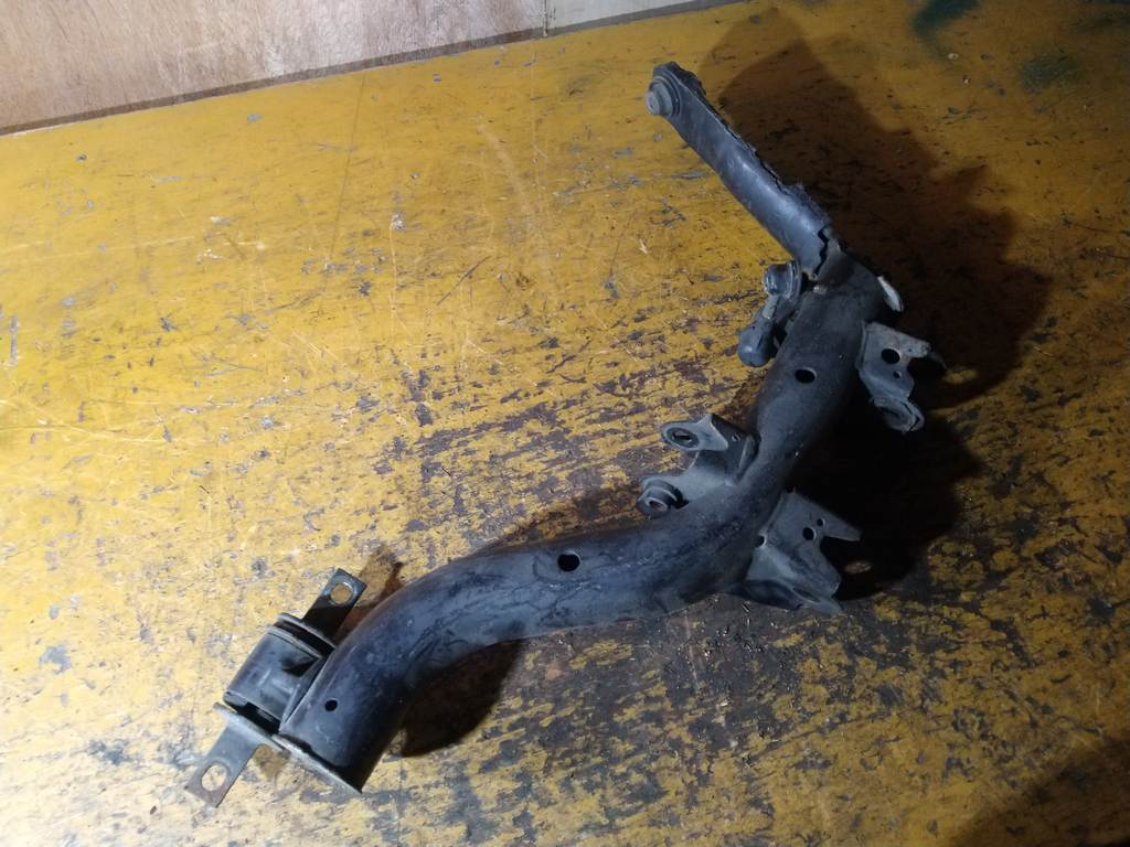 ELEMENT YH2 РЫЧАГ ЗАДНИЙ ПРАВЫЙ Honda Element 1