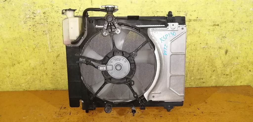 радиатор основной Toyota Vitz 0