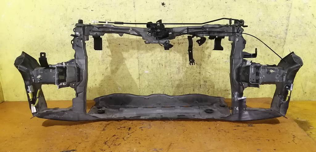 рамка радиатора Honda Fit 3