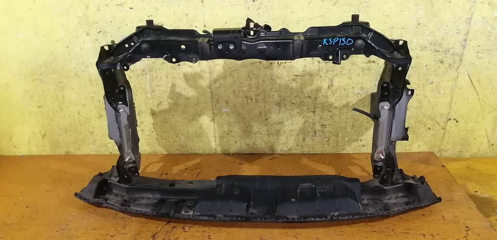 рамка радиатора Toyota Vitz 0