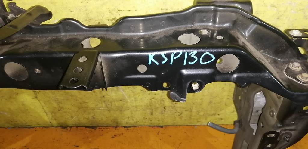 VITZ KSP130 РАМКА РАДИАТОРА Toyota Vitz 1