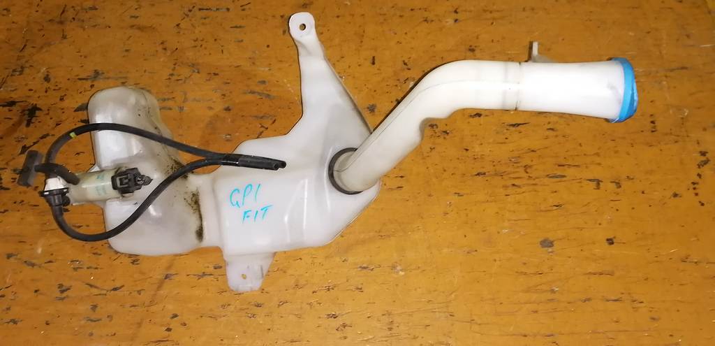 бачок омывателя Honda Fit 0