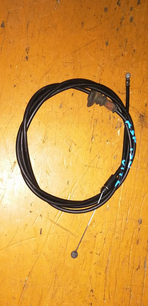 трос капота Toyota Vitz 0