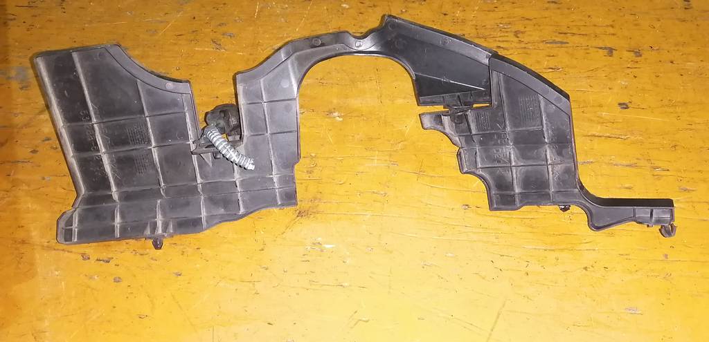 VITZ KSP130 ЗАЩИТА РАДИАТОРА ЛЕВАЯ Toyota Vitz 1