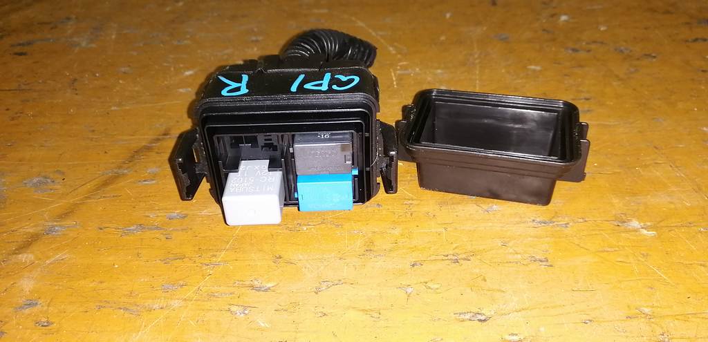 FIT GP1 РЕЛЕ ПРАВОЕ Honda Fit 1