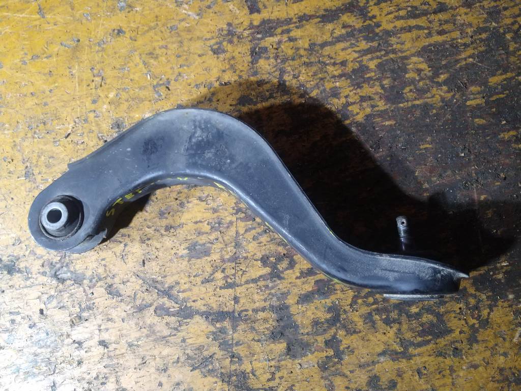 STEPWGN RF3 РЫЧАГ ЗАДНИЙ ПРАВЫЙ ВЕРХ. Honda Stepwgn 1