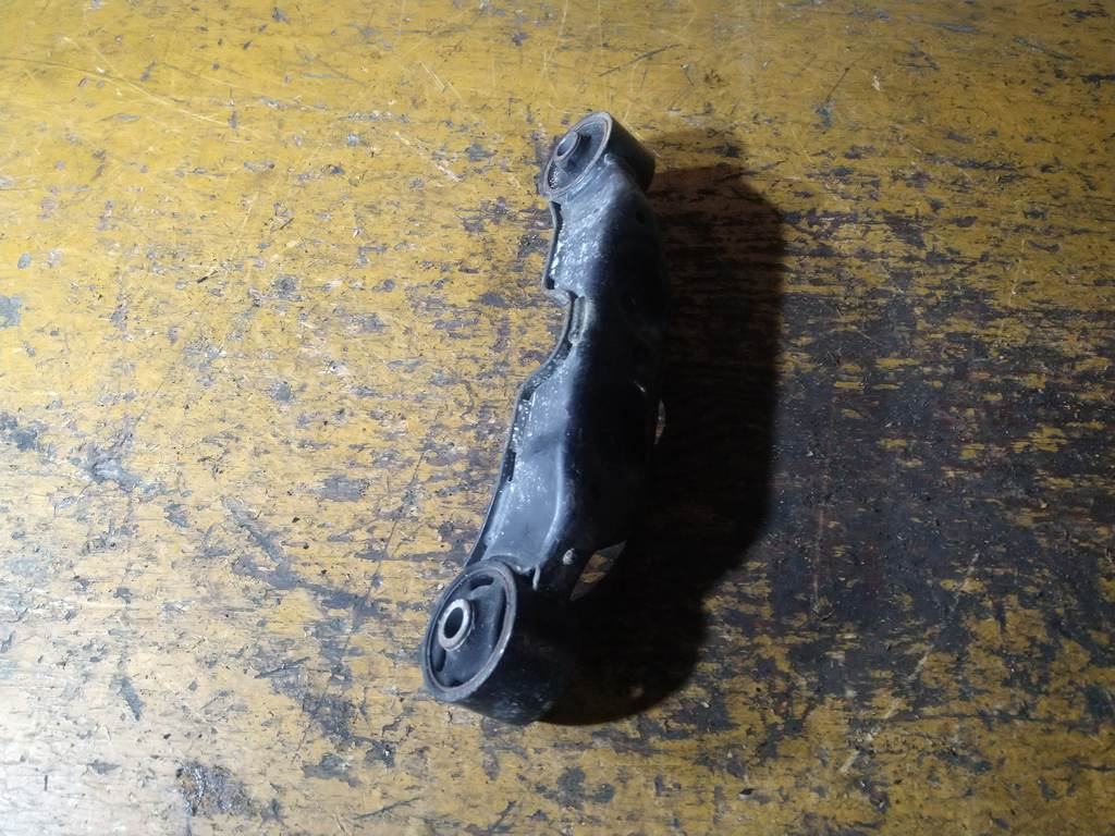 LEGACY BP5 КРЕПЛЕНИЕ РЕДУКТОРА Subaru Legacy 1