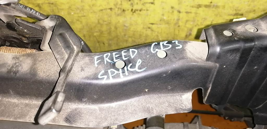 FREED SPIKE GB3 НОУСКАТ, без фар Honda Freed Spike 1