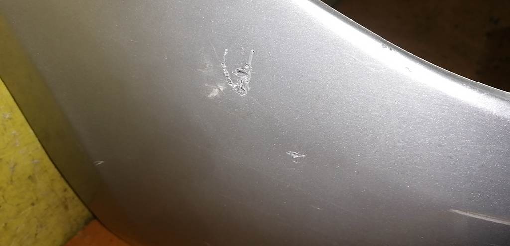 бампер Nissan Presage 3