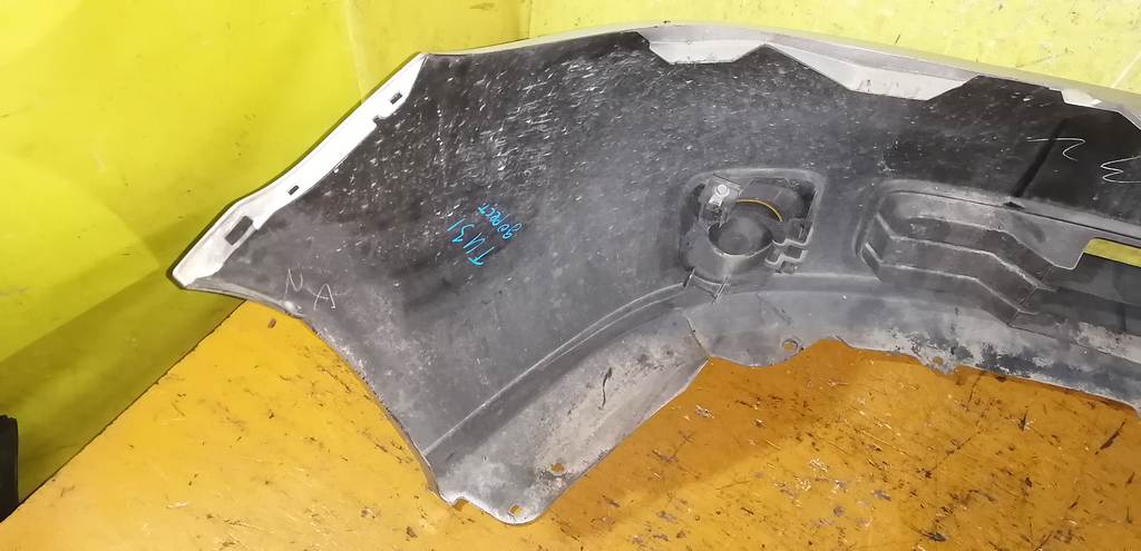 бампер Nissan Presage 9