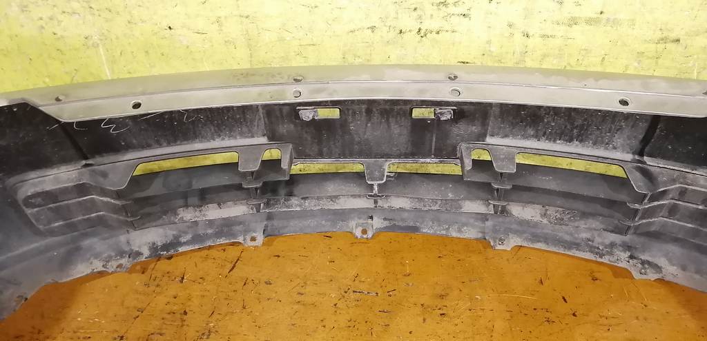 PRESAGE TU31 БАМПЕР ПЕРЕДНИЙ до рест. ДЕФЕКТ Nissan Presage 10