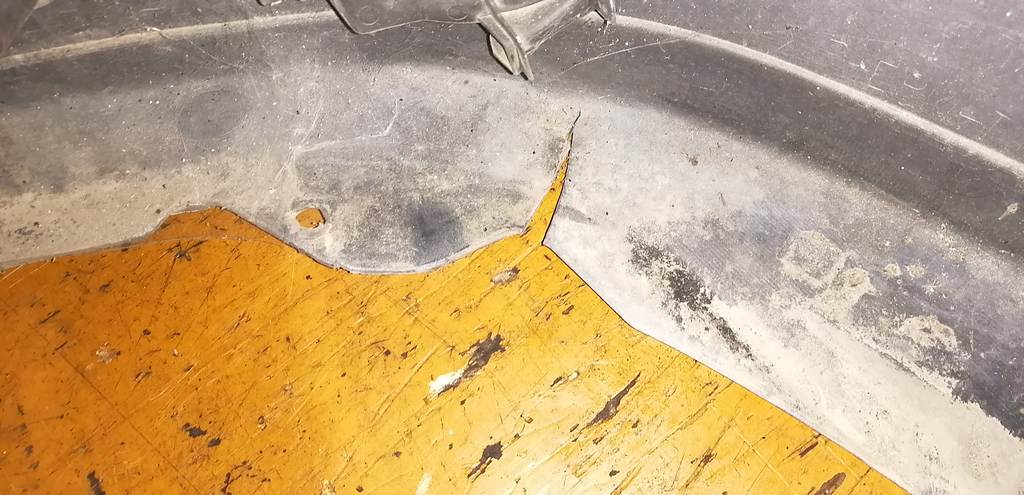 PRESAGE TU31 БАМПЕР ПЕРЕДНИЙ до рест. ДЕФЕКТ Nissan Presage 13