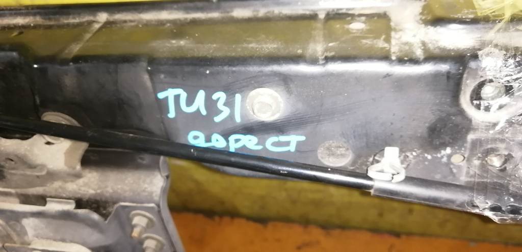 PRESAGE TU31 РАМКА РАДИАТОРА до рест. Nissan Presage 1