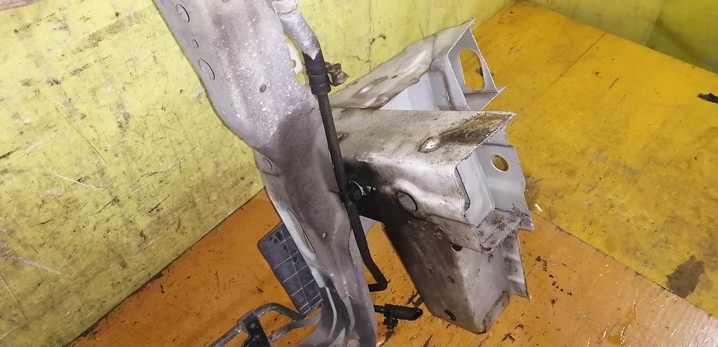 рамка радиатора Honda Elysion 3