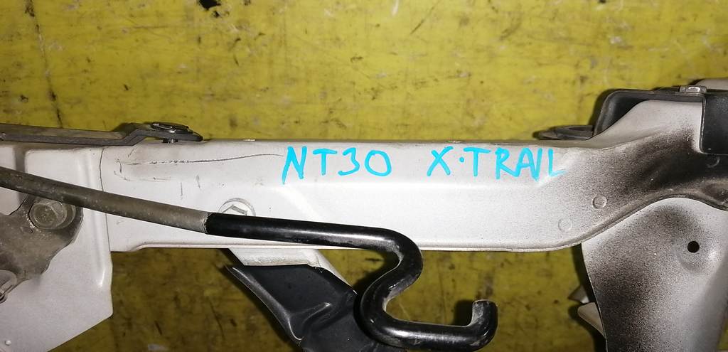 X-TRAIL NT30 РАМКА РАДИАТОРА Nissan X-Trail 1