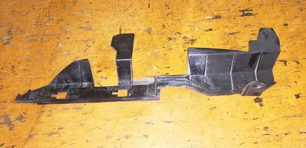 PRESAGE TU31 ЗАЩИТА РАДИАТОРА ПРАВАЯ до рест. Nissan Presage 1