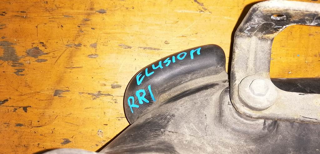 ELYSION RR1 ВОЗДУХОЗАБОРНИК Honda Elysion 1