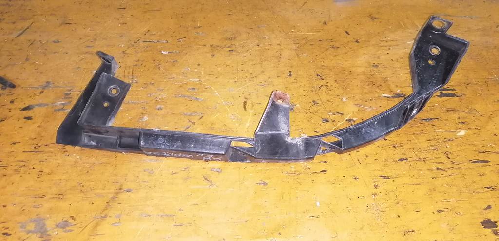 ресничка Subaru Impreza 0