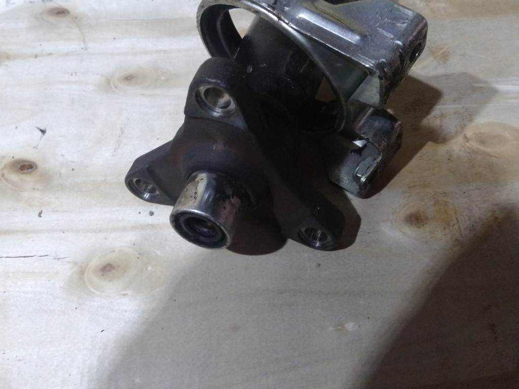 TOUAREG 7L7 КАРДАННЫЙ ВАЛ ЗАД, дефект Volkswagen Touareg 1