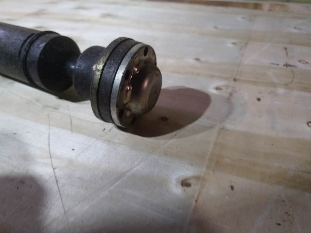 карданный вал Volvo XC90 3