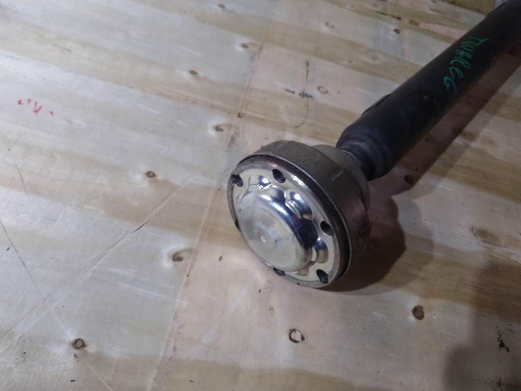 карданный вал Volkswagen Touareg 3