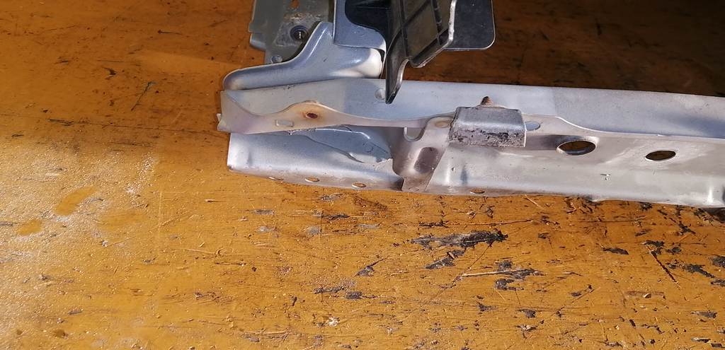 рамка радиатора Toyota Vitz 3