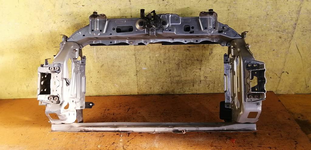 VITZ KSP90 РАМКА РАДИАТОРА Toyota Vitz 4