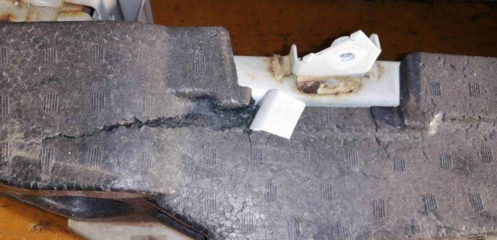 рамка радиатора Toyota Passo 3