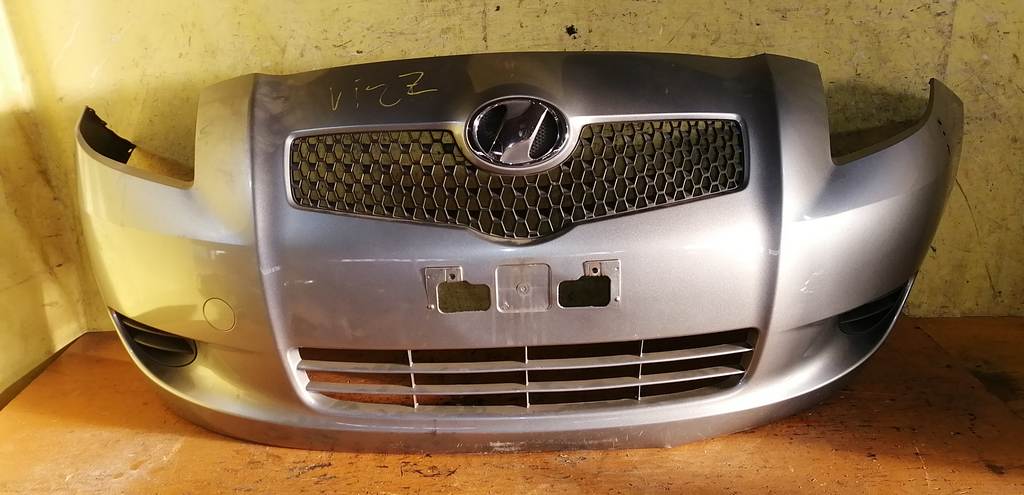 бампер Toyota Vitz 0