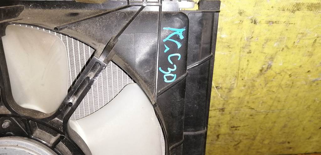 PASSO KGC30 РАДИАТОР ОСНОВНОЙ Toyota Passo 1