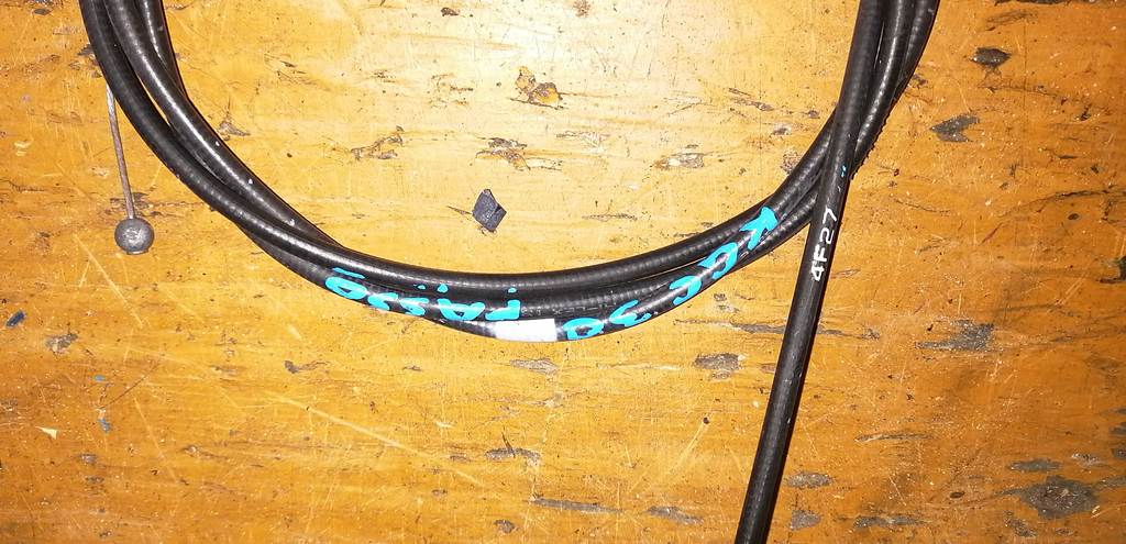 PASSO KGC30 ТРОС КАПОТА Toyota Passo 1