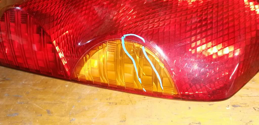 NOTE E11 СТОП ЛЕВЫЙ 220-63780 ДЕФЕКТ Nissan Note 1