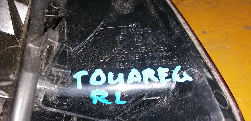 TOUAREG 7L7 СТОП ЛЕВЫЙ 28259002 Volkswagen Touareg 1