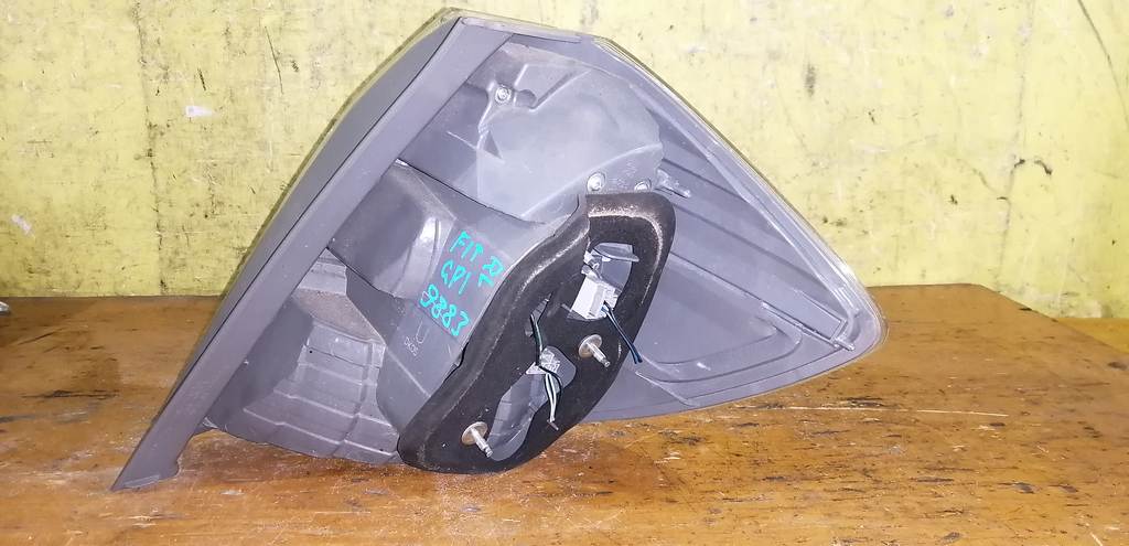 стоп-сигнал Honda Fit 3