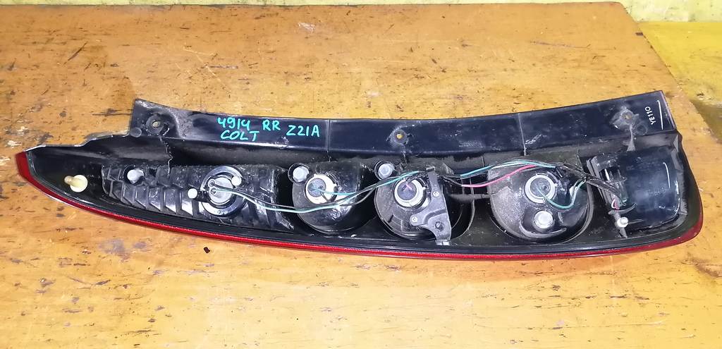 Осветительные приборы Mitsubishi Colt 2