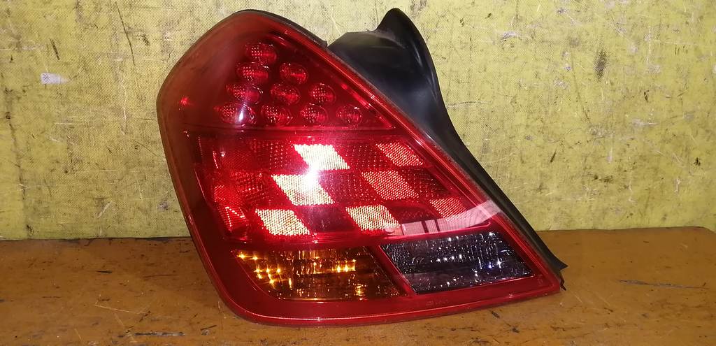 стоп-сигнал Nissan Teana 0