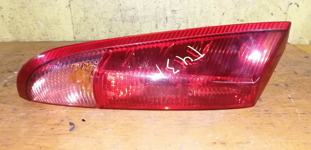 стоп-сигнал Nissan Presage 0