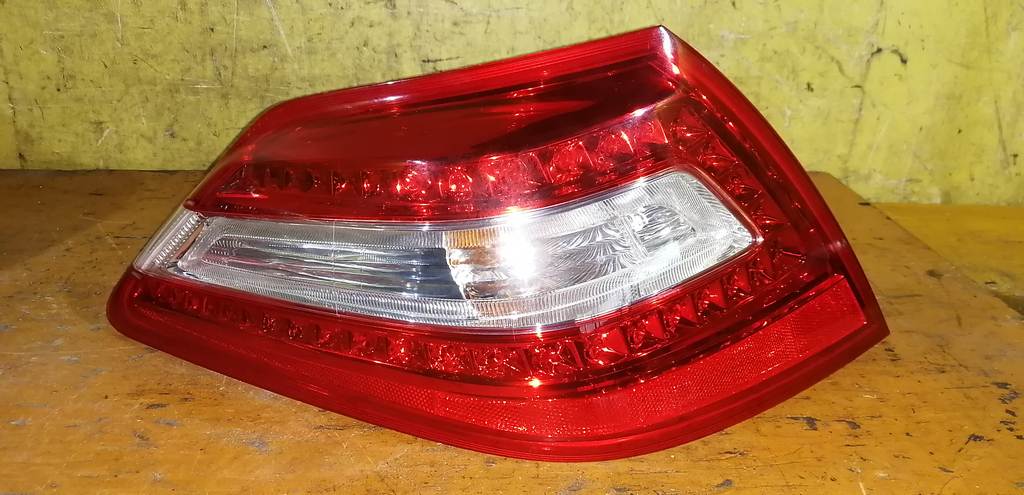 стоп-сигнал Nissan Teana 0