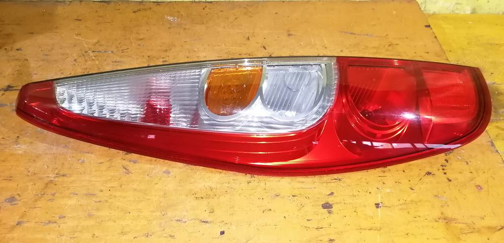 стоп-сигнал Mitsubishi Colt 0