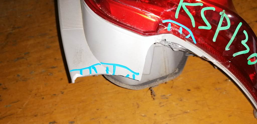 VITZ KSP130 СТОП ЛЕВЫЙ 52-228 ДЕФЕКТ Toyota Vitz 1