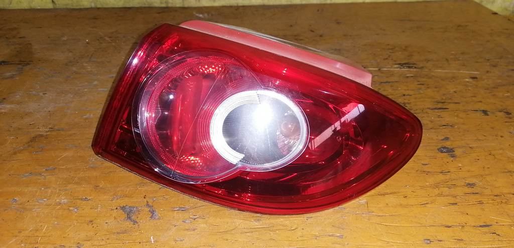 стоп-сигнал Mazda Demio 0