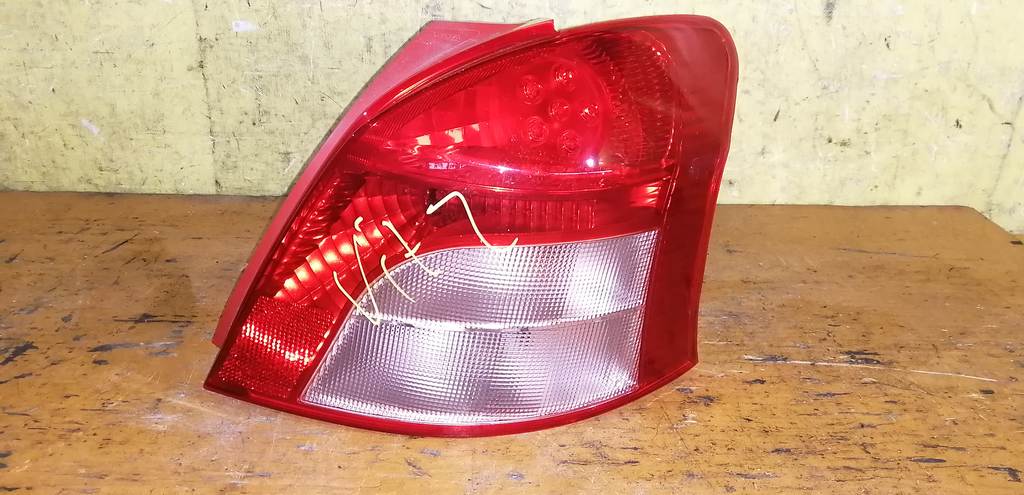 стоп-сигнал Toyota Vitz 0